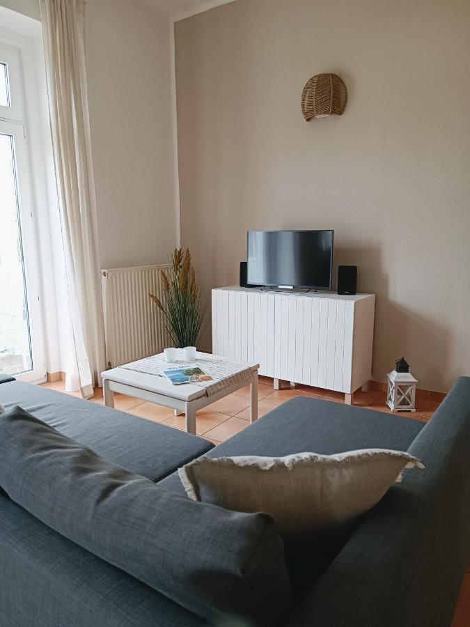 Ferienwohnung Strandmuschel In Der Villa Daheim In Juliusruh Breege Exteriör bild